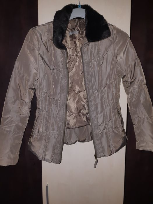 Geacă scurtă cu pene