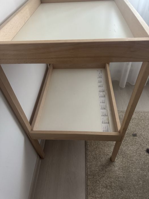 Masuta de schimbat bebe ikea
