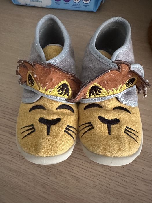 Пантофи детски 24 размер