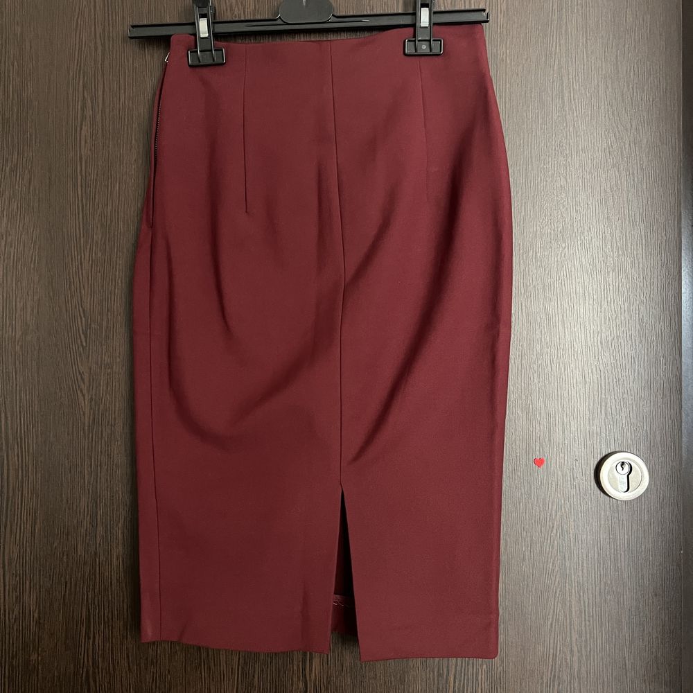 Пола молив Zara с висока талия