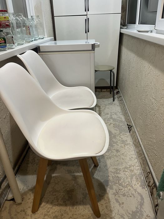 Продаю стильный обеденный стул