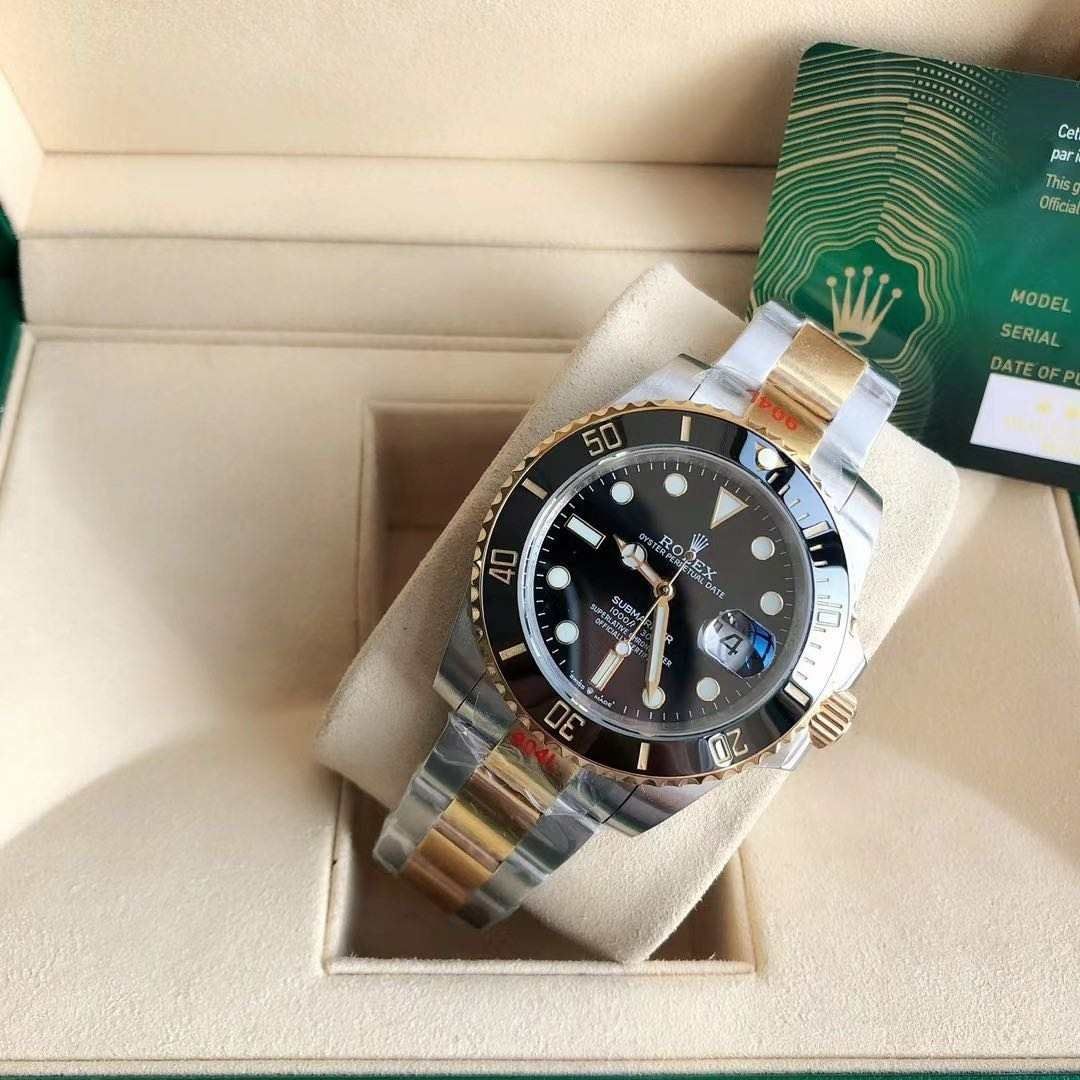 Чисто нов часовник Rolex Submariner Date - gold and black ! ! !