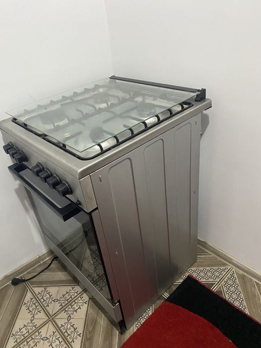 Vand urgent aragaz in stare foarte buna.