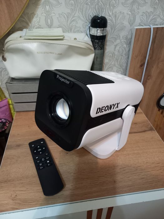 Продам - Проектор Deonyx