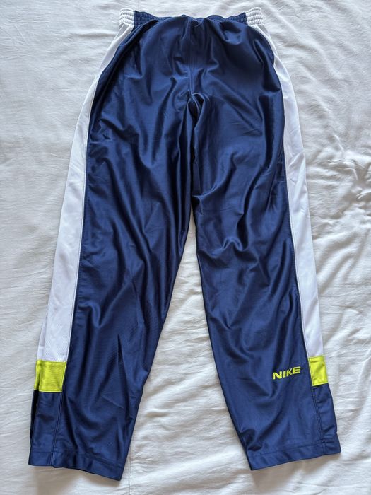 Оригинално долнище на Nike