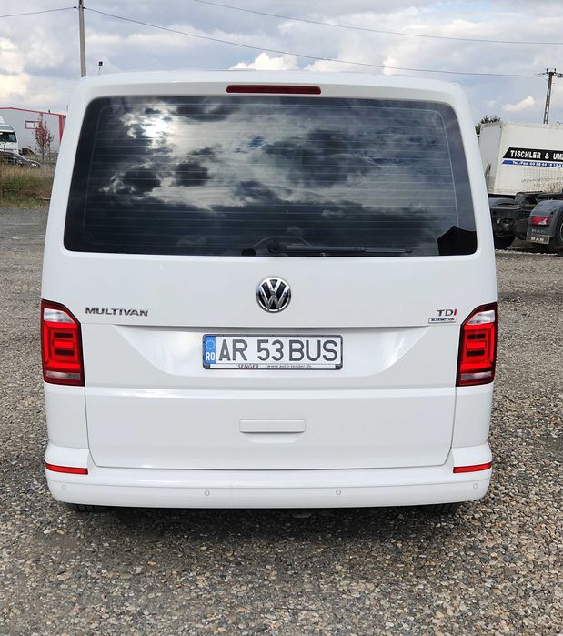 T6 Multivan Minibus