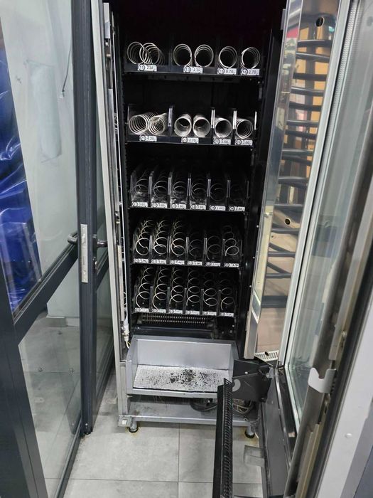 Вендинг снакс машина