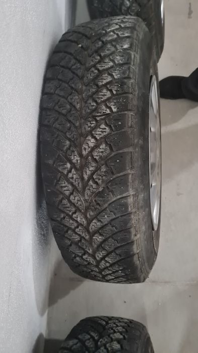 Гуми за голф с джанти и тасове, 3бр  165/80 R13