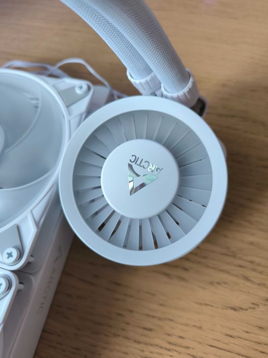Arctic Freezer 3 AIO 240mm водно олаждане