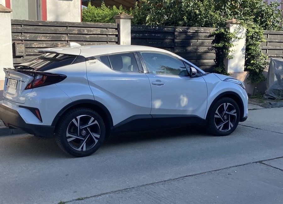 Toyota C-HR Hybrid 1.8 Facelift 2022 | Alb perlat | Full dotari