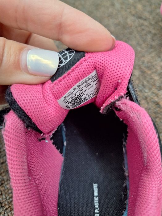 Маратонки адидас