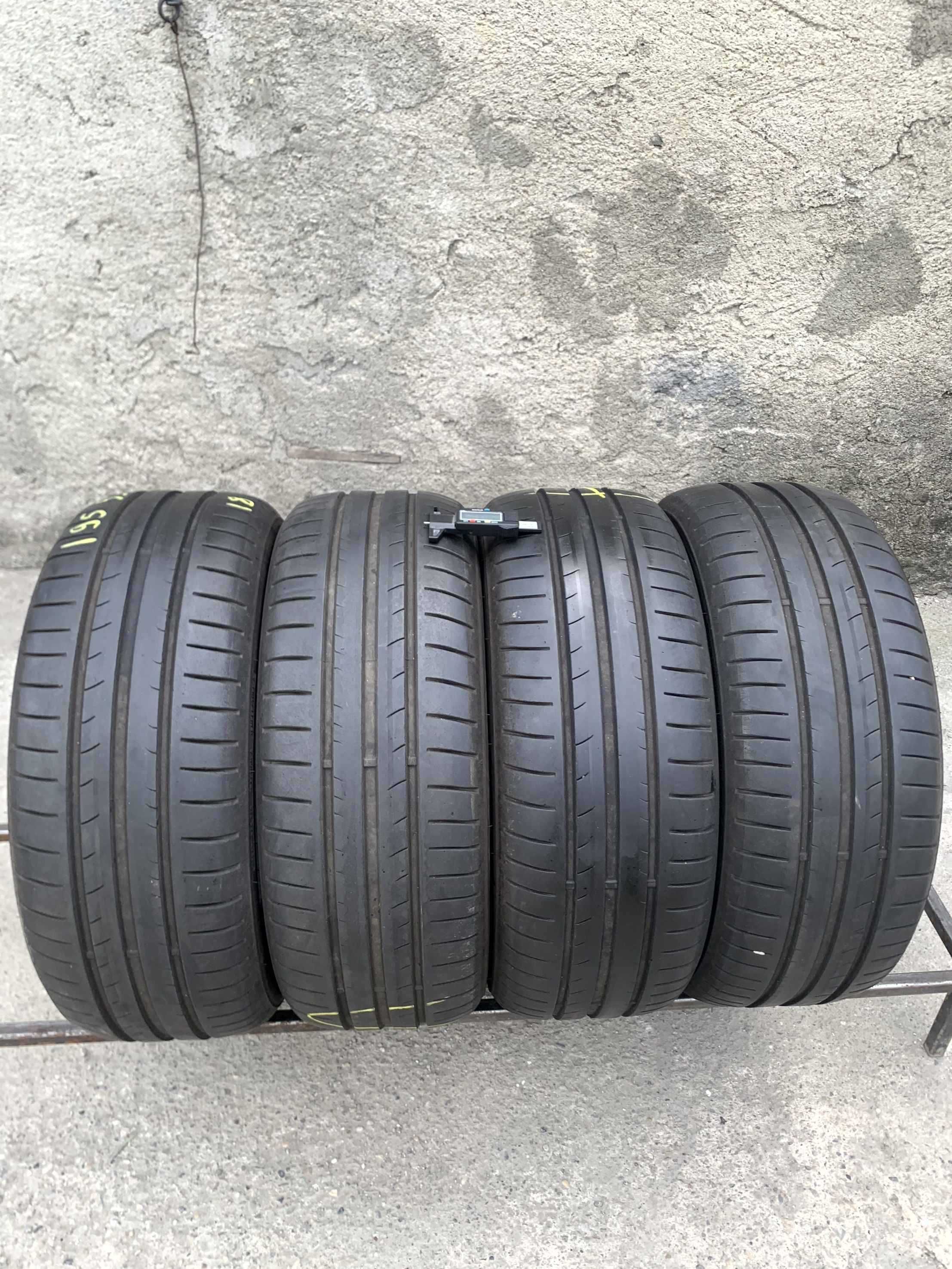 SET 4 Anvelope Vara 195/55 R15 DUNLOP Sport Bluresponse 85V