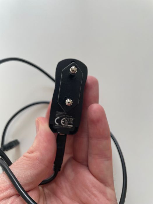 Vand incarcatoare si cabluri pentru telefoane mobile sau tablete