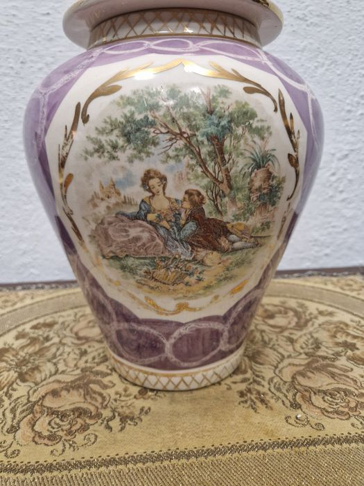 Белгийска порцеланова ваза-урна