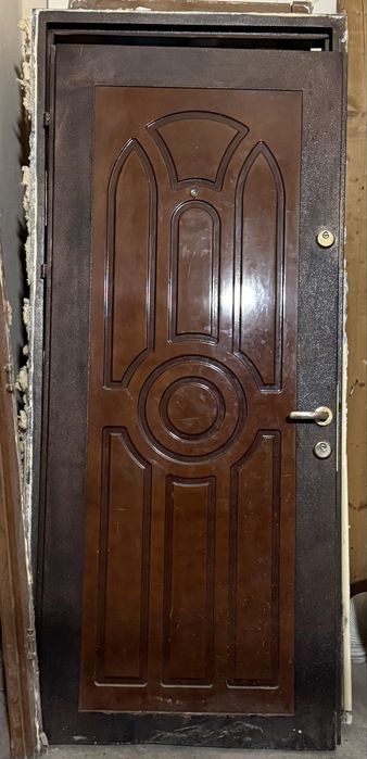 Usa apartament metalica cu toc