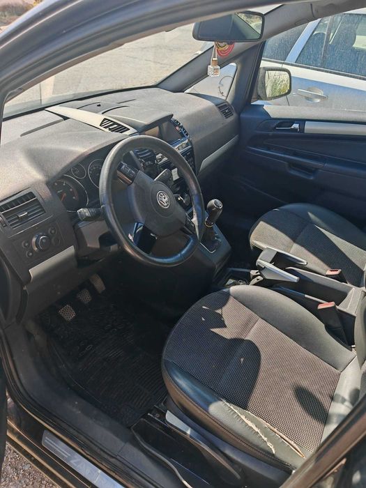 Opel Zafira 1.6 TDI 110CP – 2009 / 4000 RON negociabil