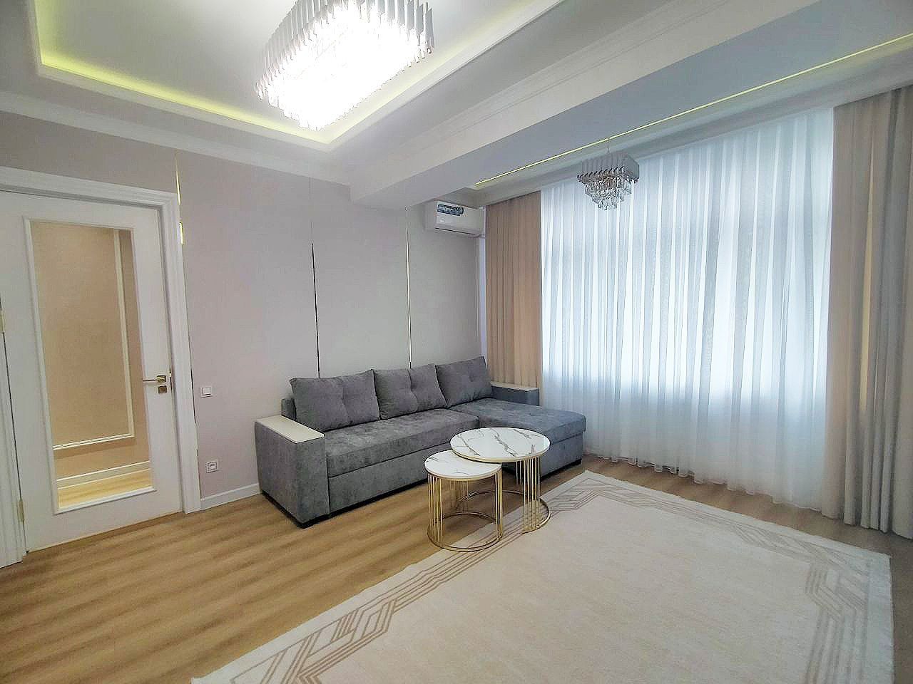 Метро БИЙ 2х - комн. 65м² кирпич с евроремонтом и обстановкой
