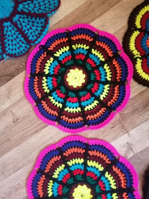 Столари за столове,ръчно тъкани и на кука, нови са