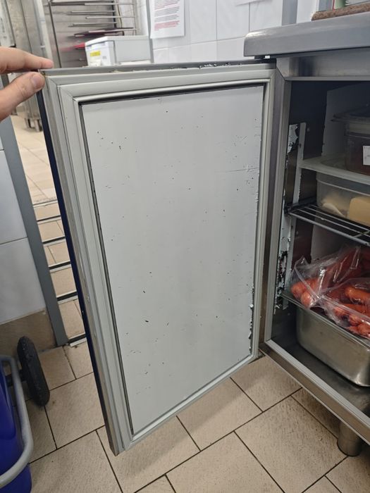 Замена уплотнителя на двери  холодильников