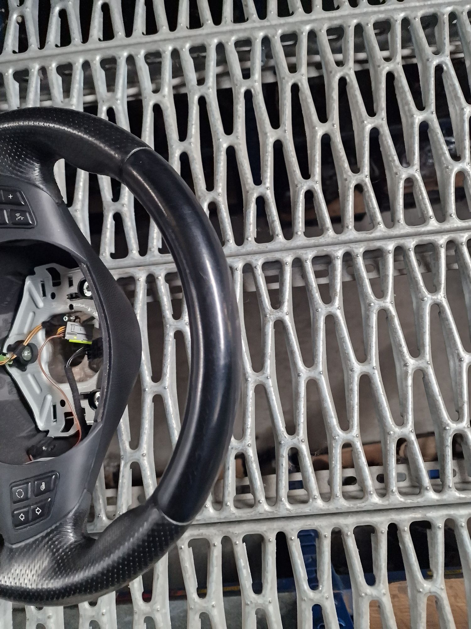Covrig volan m pachet bmw e81 e82 e87 e90 e91 e92 e93 x1 e84