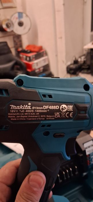 Makita шурупаёрт DF488D004