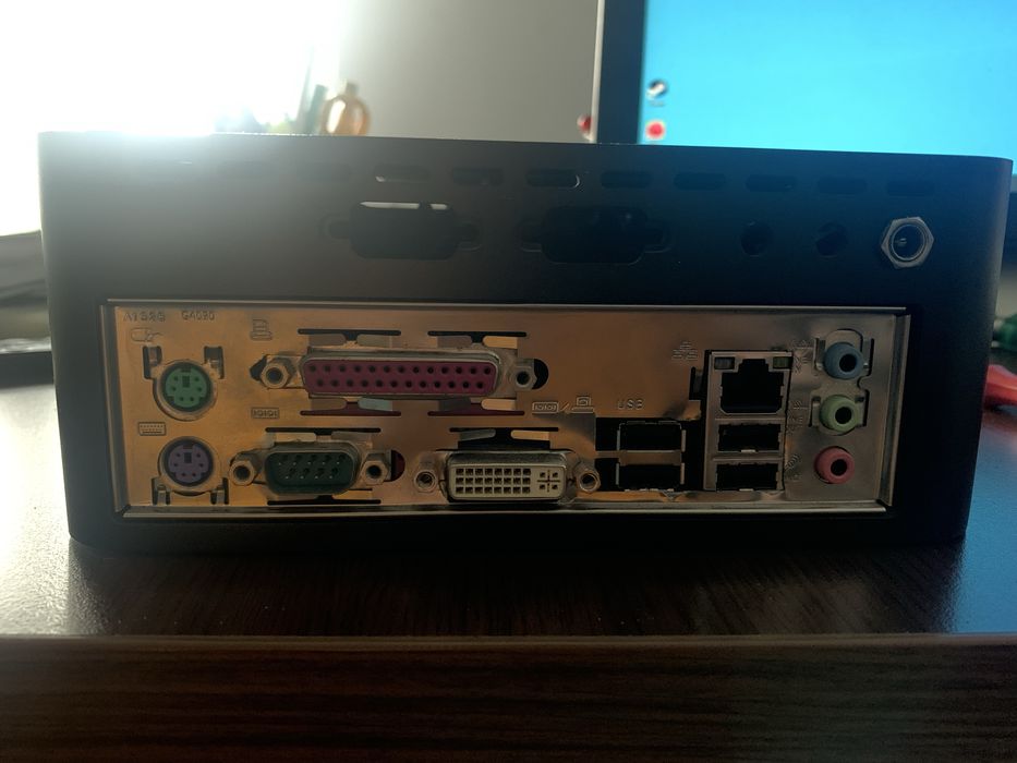 Vand unitate mini-pc