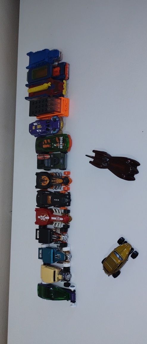 Продавам Hot Wheels колички