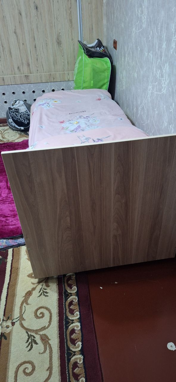 Продается 2 штуки дивана