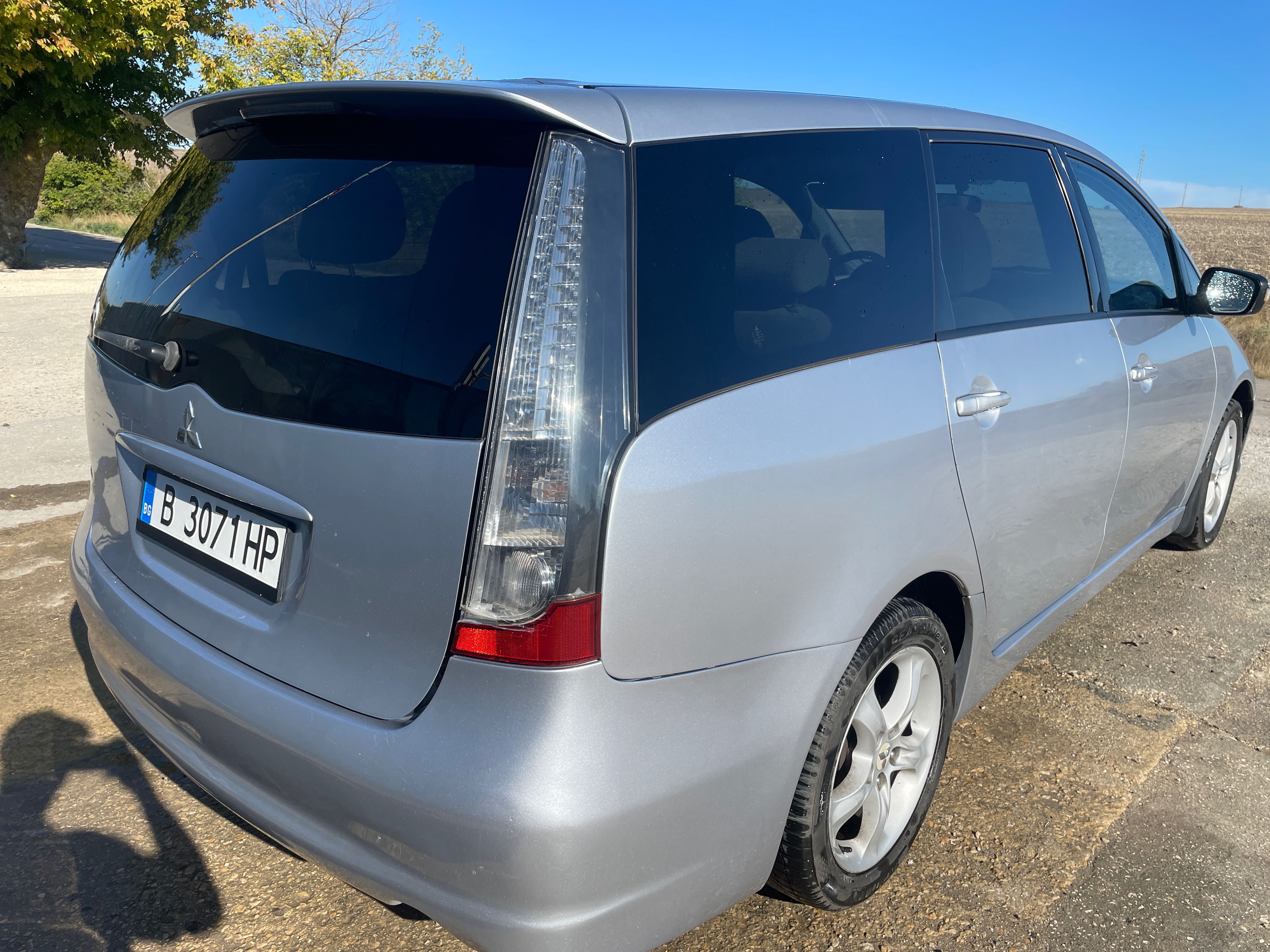 Mitsubishi Grandis 2.4 MIVEC, 165 кс., автоматик, 6 местен, 2 ключа
