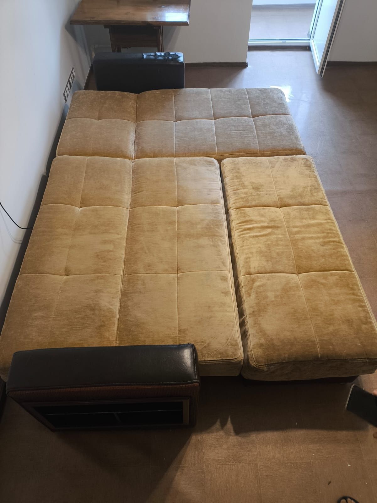 Продам диван б/у.