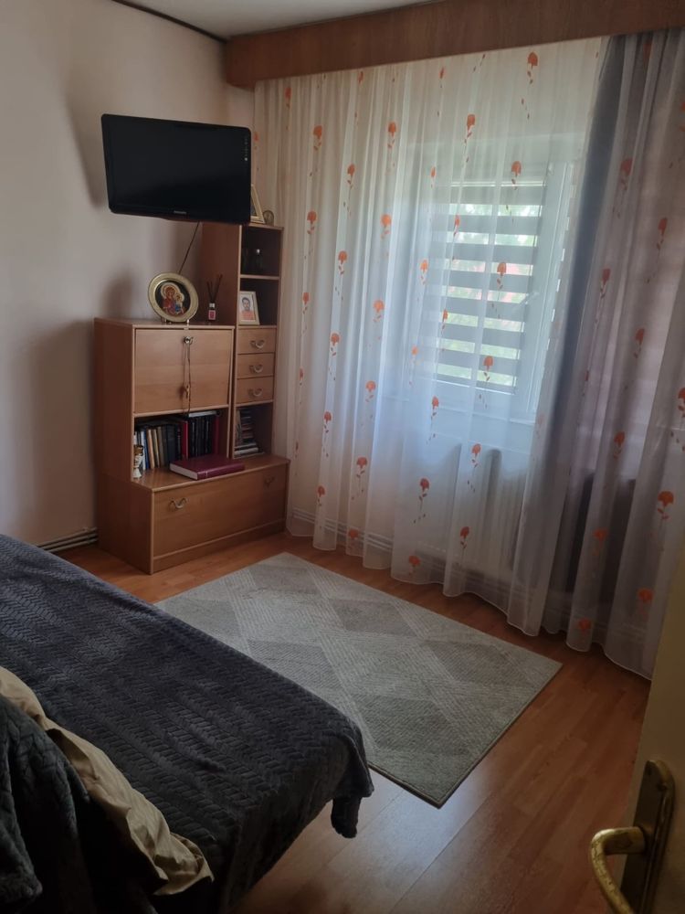 Apartament de vanzare Bacau - zona piata sud 2 camere