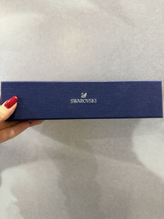 Оригинална гривна  на swarovski