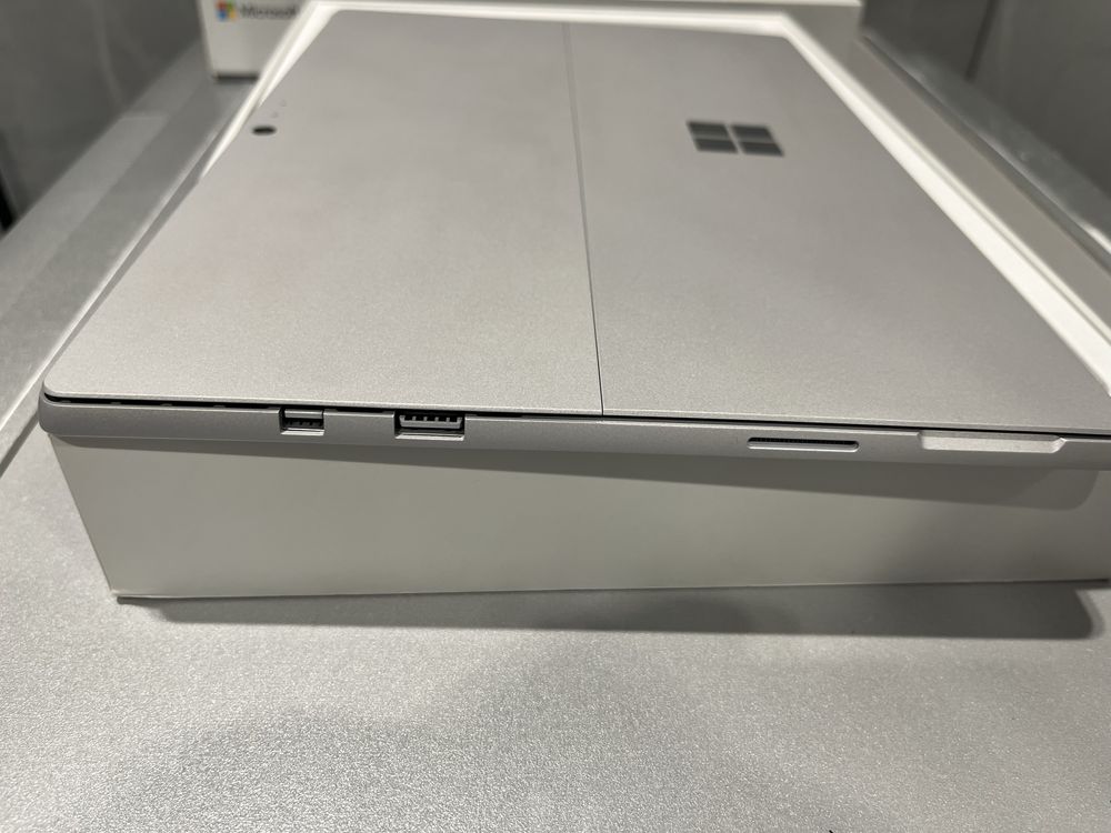 Surface pro LTE 4g i5 4gb 128 ssd Windows 10