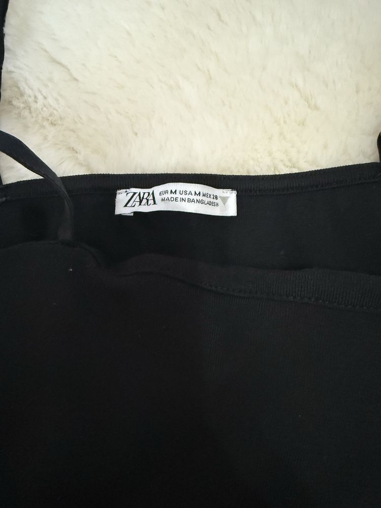 Къси роклички от Zara и от H&M.