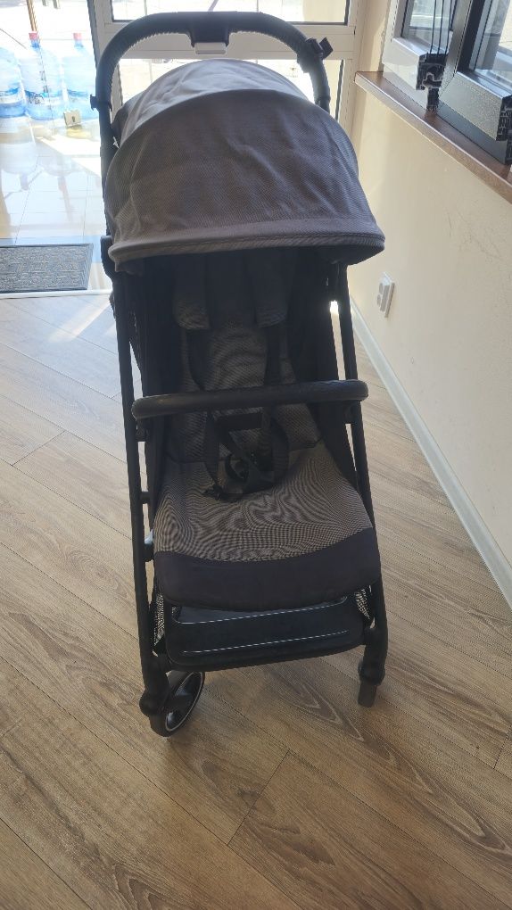 Количка Cybex Beezy