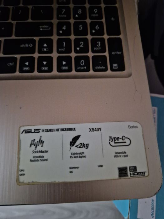 Laptop ASUS X540Y  cu SSD, pornește instant!