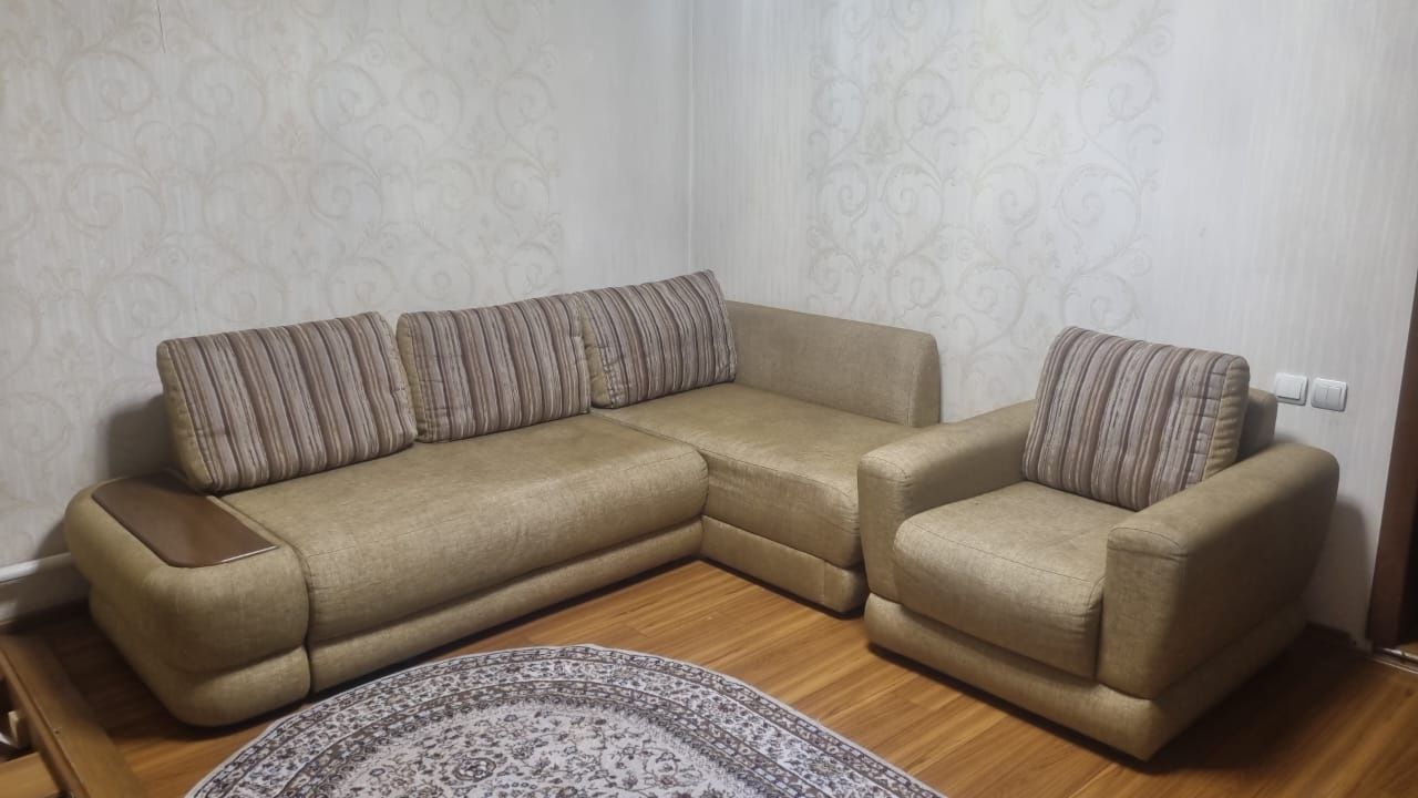 Мебель прихожая диван