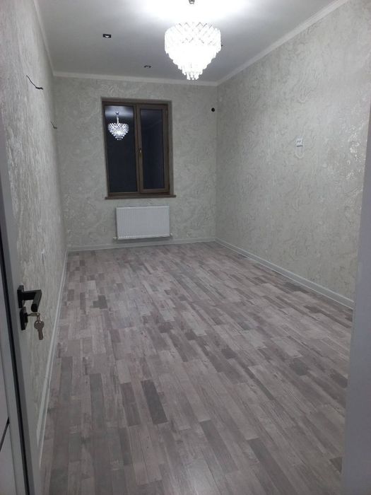 5-mikr dan 2 xonalik tayyor kvartira tez va  arzon narxda sotiladi