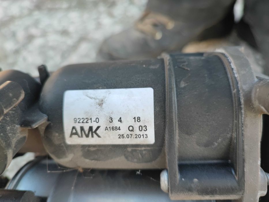 Компресор въздушно окачване BMW E61 БМВ 5 серия въздушни възглавници