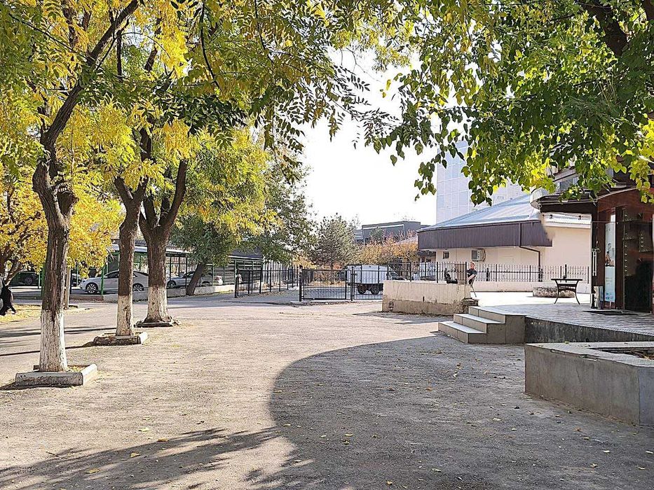 Yu  Сдаётся офис 130м2 на 1 линии,  4 роддом, по 13у.е./м2 - торг