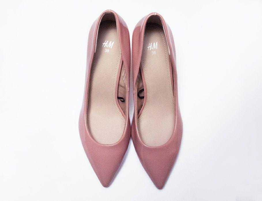 Туфли лодочки H&M, цвет пыльная роза, лакированные, каблук 7 см