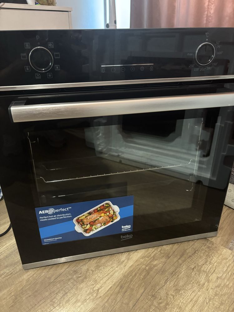 Хладилник + Фурна за вграждане Beko – Отлично състояние