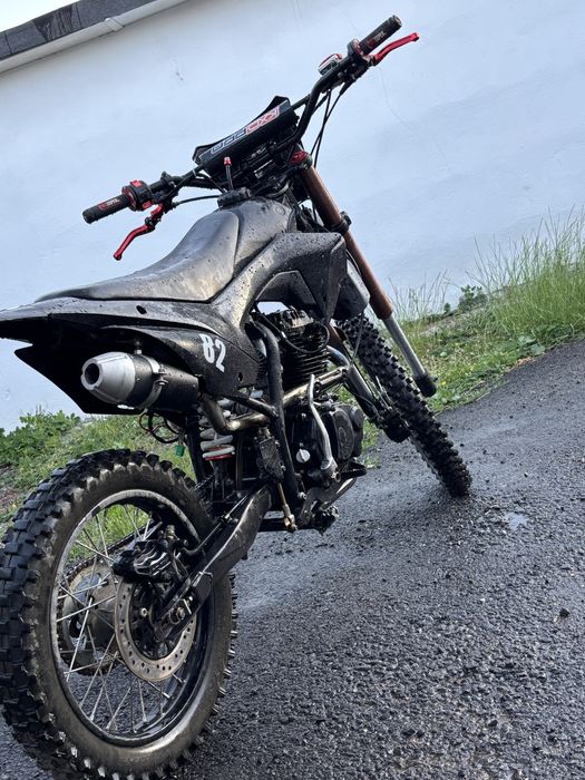 Vând cross kxd de 150cc!