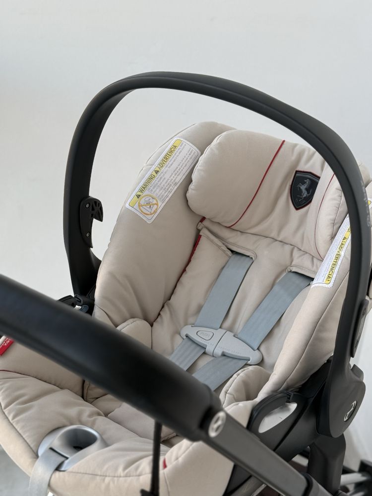 Автокресло Cybex в коллаборации с Ferrari (limited edition)