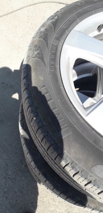 Vând roți cu cauciucuri M/S.