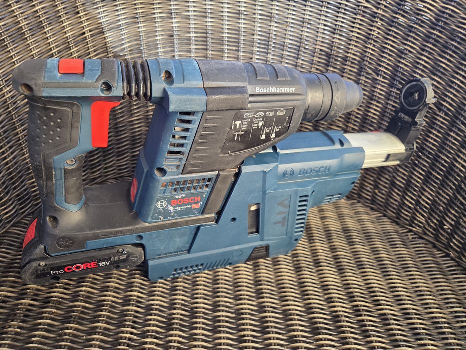 Rotopercutor Bosch GBH 18V 26 cu aspirator