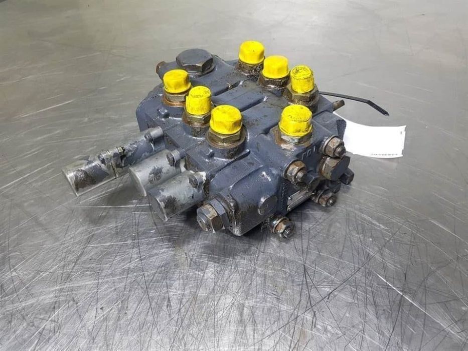 distribuitor hidraulic incarcator frontal hanomag 15 f