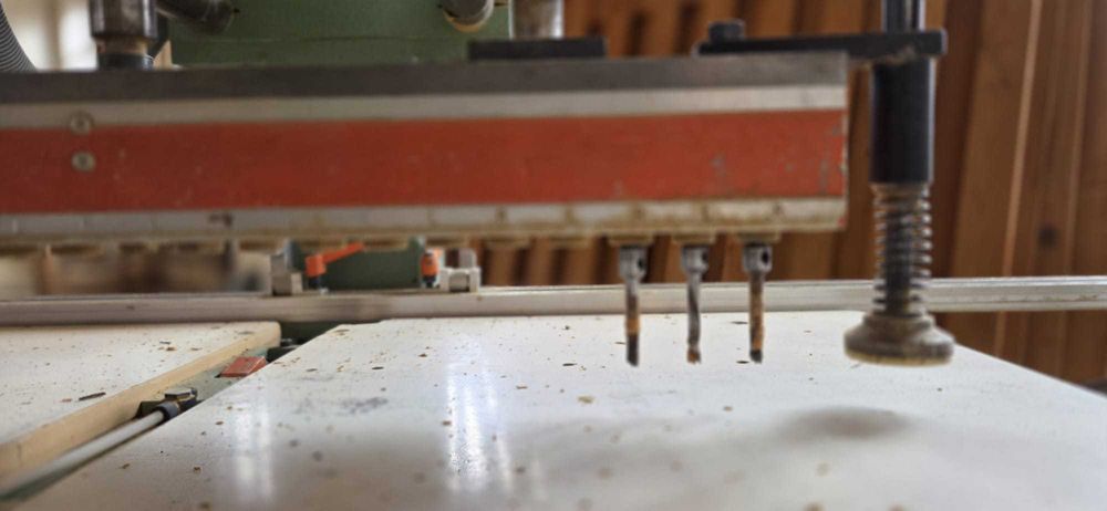 Masina de gaurit multipla