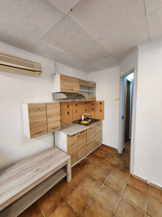 Garsoniera Gen Mociulschi -Brasov, spatiu comercial -intrare stradala