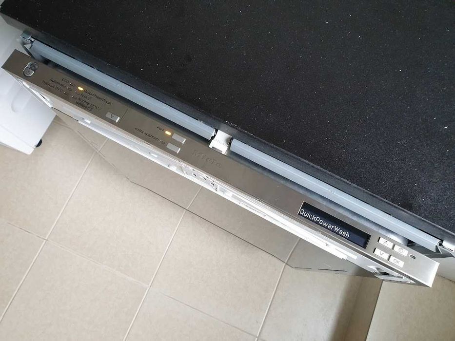 XXL Съдомиялна Miele - Auto Open - 14 Комплекта - Пълно Вграждане 60см